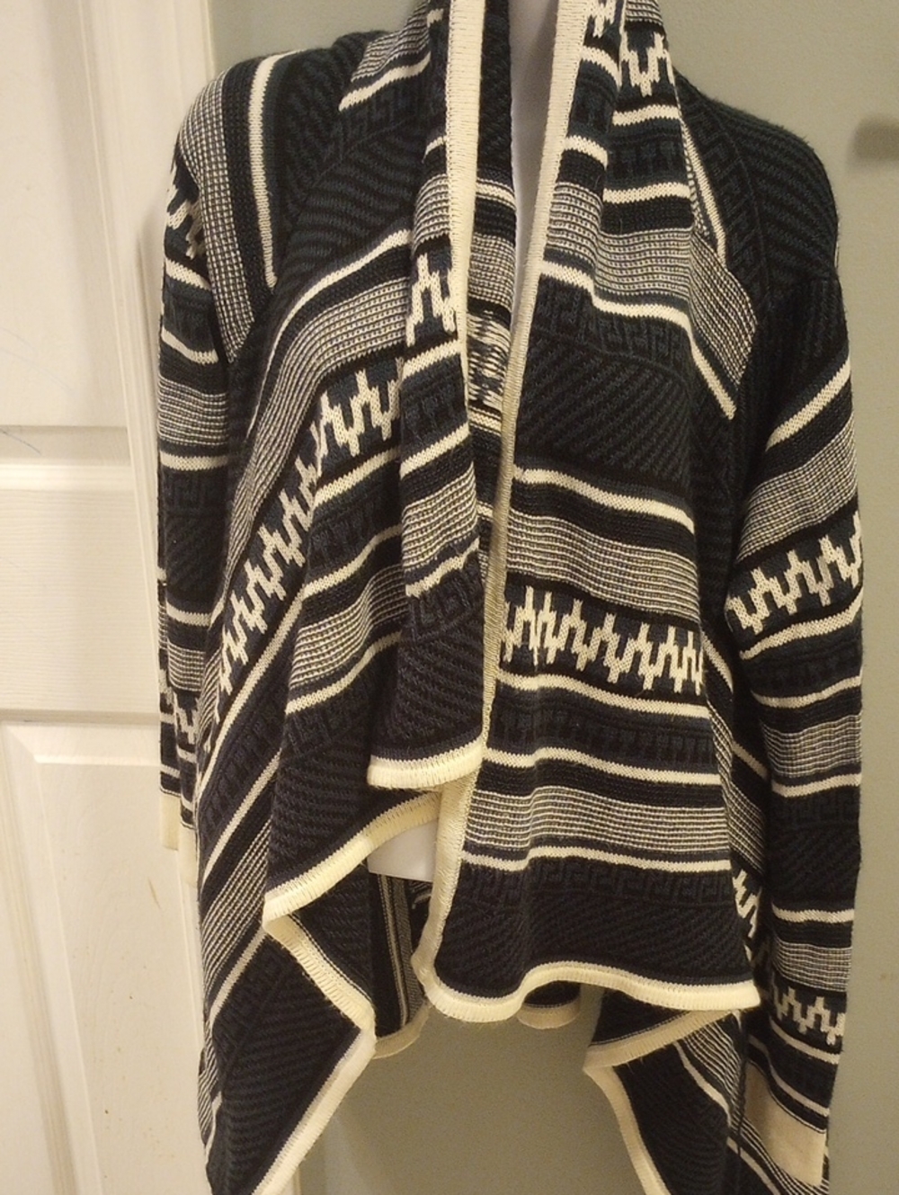 Black & Ivory Patterned Knit Open Cardigan